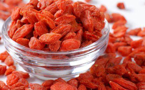 枸杞直接吃好還是泡水喝好？中醫專家終于給出答案了