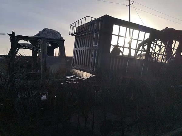 張家口燃爆事故24小時:父子一起開貨車,兒子逃生父親遇難