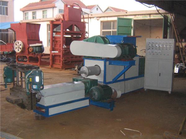 主副機螺桿料筒均采用高強度碳素結(jié)構(gòu)鋼制造 主副機螺桿料筒均采用高強度碳素結(jié)構(gòu)鋼制造