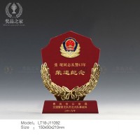 武漢警察獎(jiǎng)牌 光榮從警30年紀(jì)念牌 退休留念禮品定做廠家