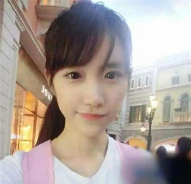 優(yōu)衣庫(kù)不雅視頻女主角高調(diào)出道，這年頭做明星的門(mén)檻越來(lái)越底了