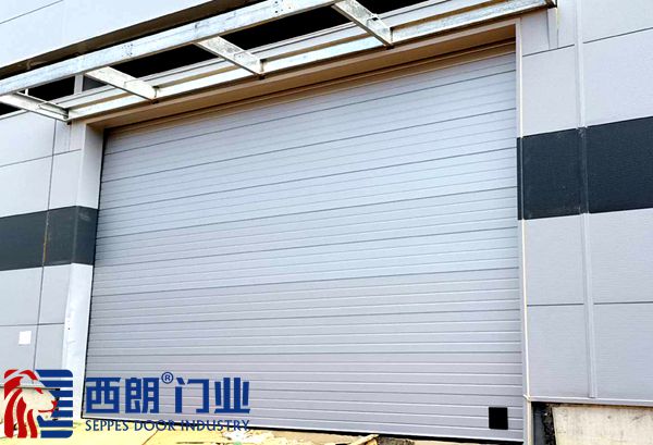 南通帶抗風(fēng)背筋的工業(yè)提升門