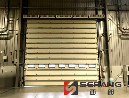 南通帶抗風(fēng)背筋的工業(yè)提升門