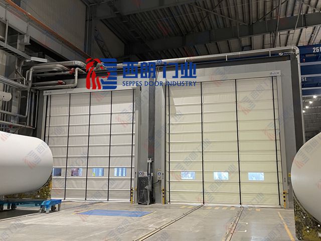  泰州堆疊升降式軟質(zhì)帆布門